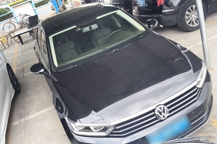Used Volkswagen Magotan 2019 330TSI DSG Leading Model China VI Standard Front Right 45 Deg