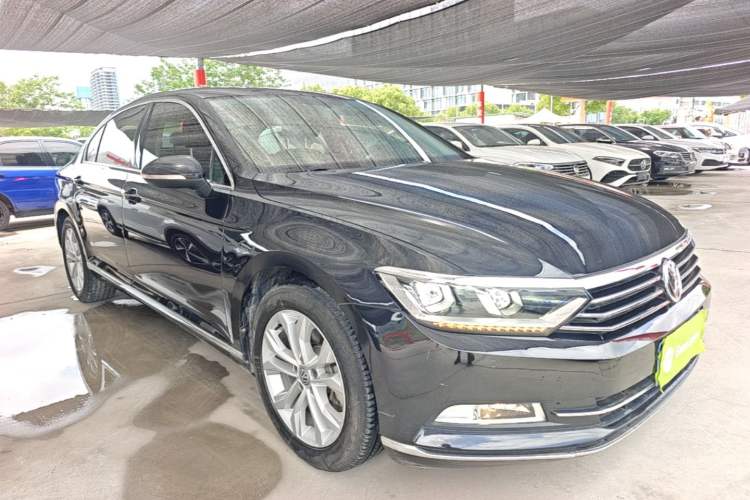 Used Volkswagen Magotan 2019 330TSI DSG Luxury Version China VI Standard Front Right 45 Deg