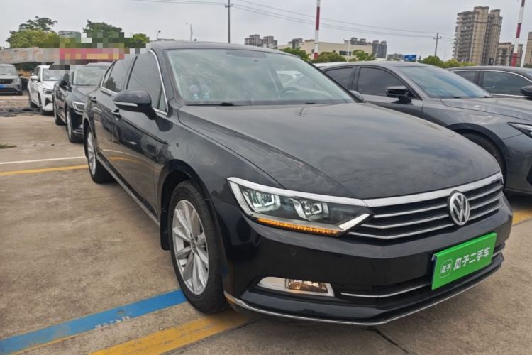 Used Volkswagen Magotan 2019 330TSI DSG Leading Model China VI Standard Front Right 45 Deg