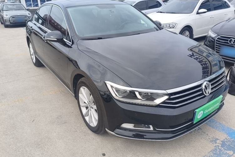Used Volkswagen Magotan 2019 330TSI DSG Leading Model China VI Standard Front Right 45 Deg