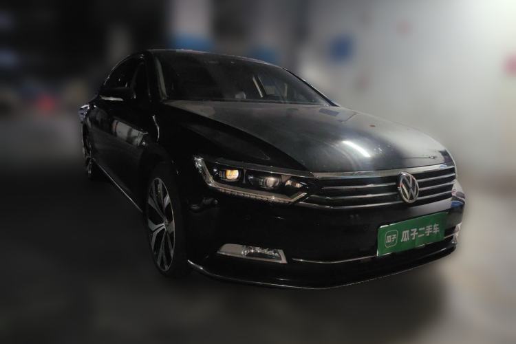 Used Volkswagen Magotan 2019 330TSI DSG Luxury Version China VI Standard Front Right 45 Deg