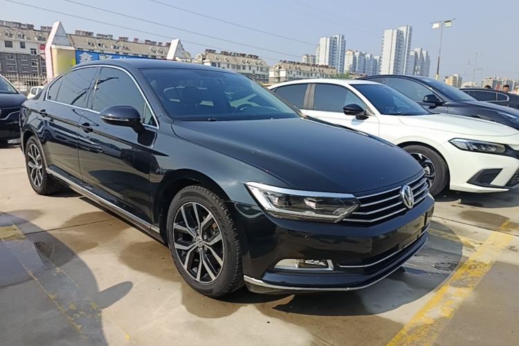 Used Volkswagen Magotan 2019 280TSI DSG Comfort Model China V Standard Front Right 45 Deg