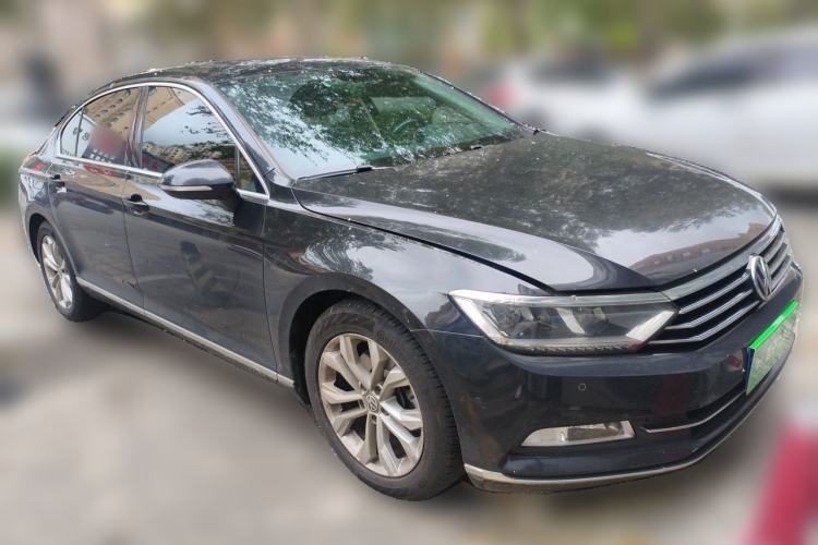 Used Volkswagen Magotan 2019 330TSI DSG Leading Model China VI Standard Front Right 45 Deg