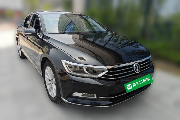 Used Volkswagen Magotan 2019 330TSI DSG Leading Model China VI Standard Front Right 45 Deg