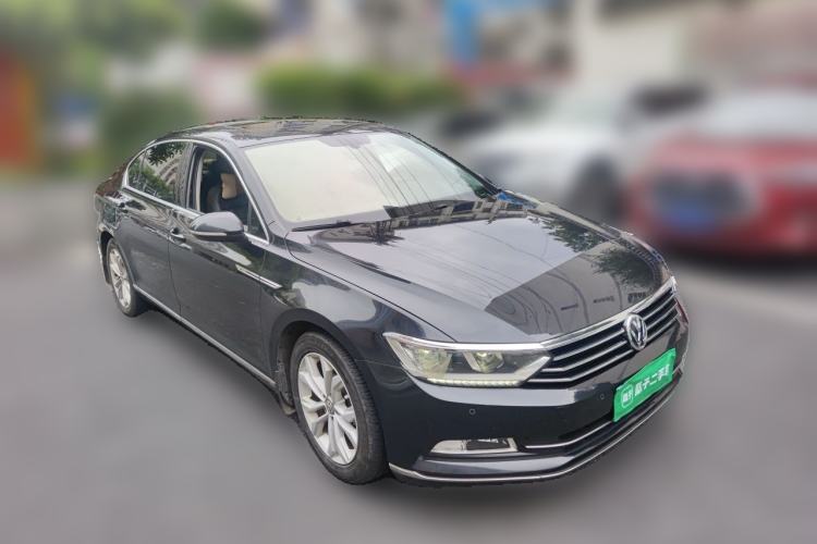 Used Volkswagen Magotan 2019 330TSI DSG Luxury Version China VI Standard Front Right 45 Deg