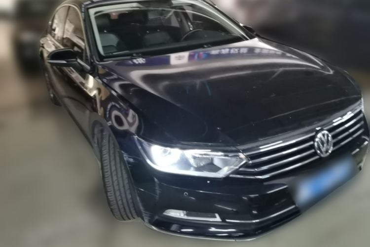 Used Volkswagen Magotan 2019 280TSI DSG Comfort Model China V Standard Front Right 45 Deg