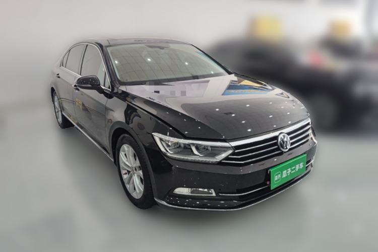 Used Volkswagen Magotan 2019 330TSI DSG Luxury Version China VI Standard Front Right 45 Deg