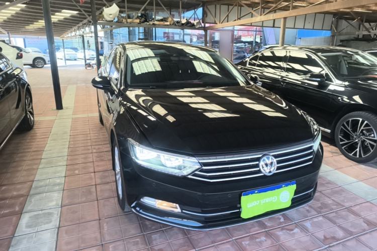 Used Volkswagen Magotan 2019 330TSI DSG Luxury Model China V Standard Front Right 45 Deg