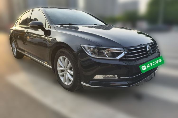 Used Volkswagen Magotan 2019 280TSI DSG Comfort Model China V Standard Front Right 45 Deg