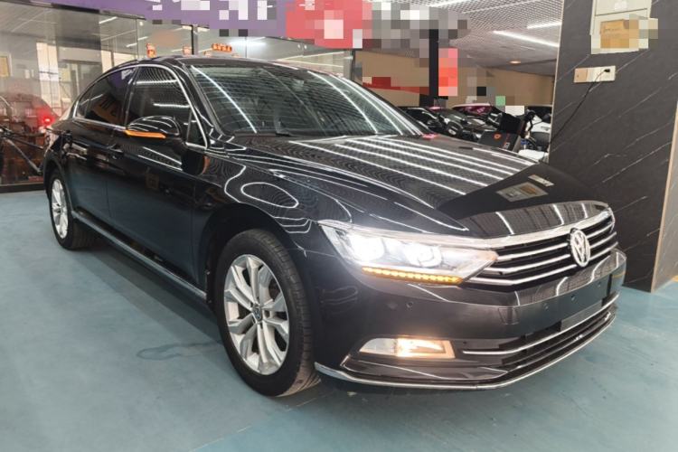 Used Volkswagen Magotan 2019 330TSI DSG Luxury Version China VI Standard Front Right 45 Deg