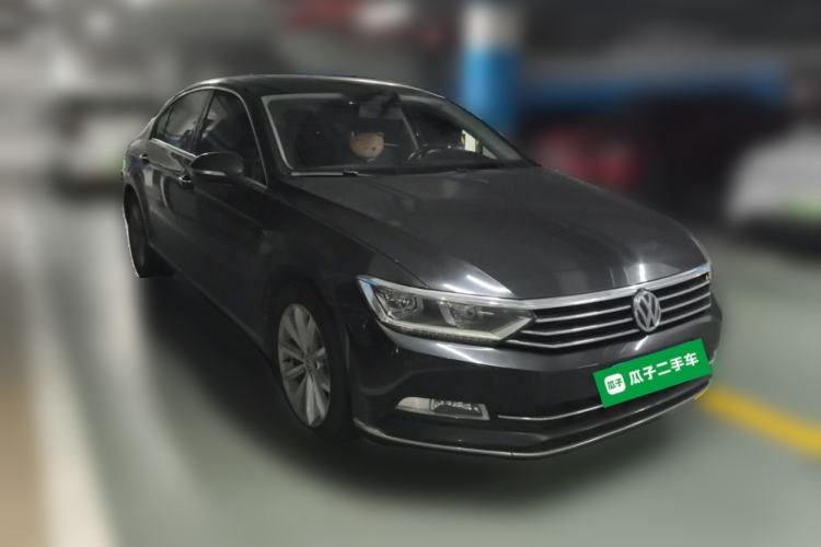 Used Volkswagen Magotan 2019 330TSI DSG Leading Model China VI Standard Front Right 45 Deg