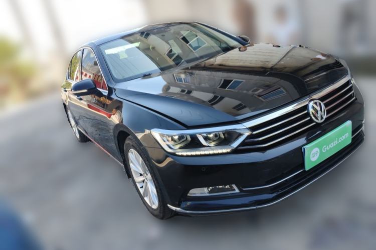 Used Volkswagen Magotan 2019 330TSI DSG Leading Edition China V Standard Front Right 45 Deg