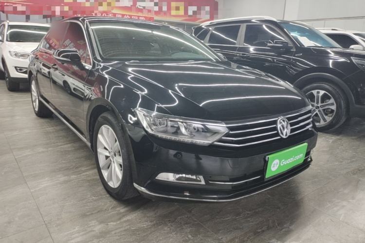 Used Volkswagen Magotan 2019 330TSI DSG Leading Model China VI Standard Front Right 45 Deg