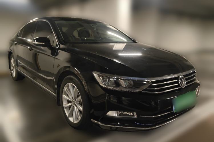 Used Volkswagen Magotan 2019 330TSI DSG Leading Edition China V Standard Front Right 45 Deg