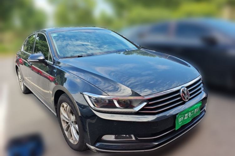 Used Volkswagen Magotan 2019 330TSI DSG Luxury Version China VI Standard Front Right 45 Deg