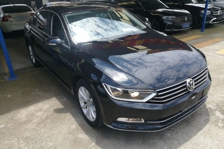 Used Volkswagen Magotan 2019 280TSI DSG Leading Model China VI Standard Front Right 45 Deg