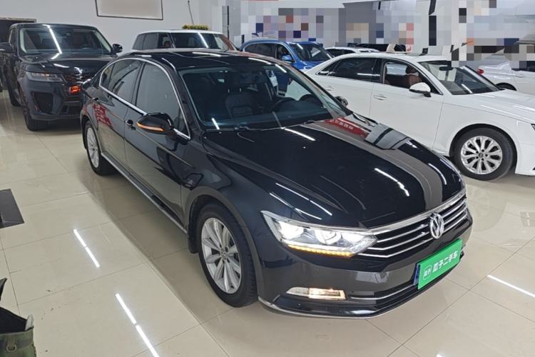 Used Volkswagen Magotan 2019 330TSI DSG Leading Model China VI Standard Front Right 45 Deg