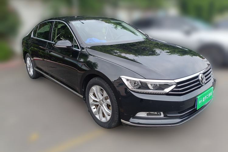 Used Volkswagen Magotan 2019 330TSI DSG Luxury Version China VI Standard Front Right 45 Deg
