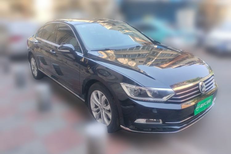 Used Volkswagen Magotan 2019 330TSI DSG Luxury Version China VI Standard Front Right 45 Deg
