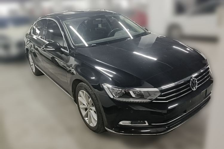 Used Volkswagen Magotan 2019 330TSI DSG Leading Edition China V Standard Front Right 45 Deg
