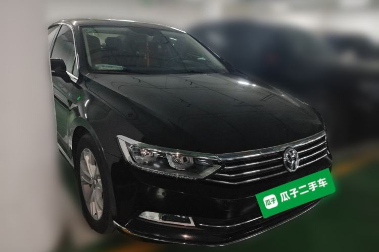 Used Volkswagen Magotan 2019 330TSI DSG Luxury Model China V Standard Front Right 45 Deg