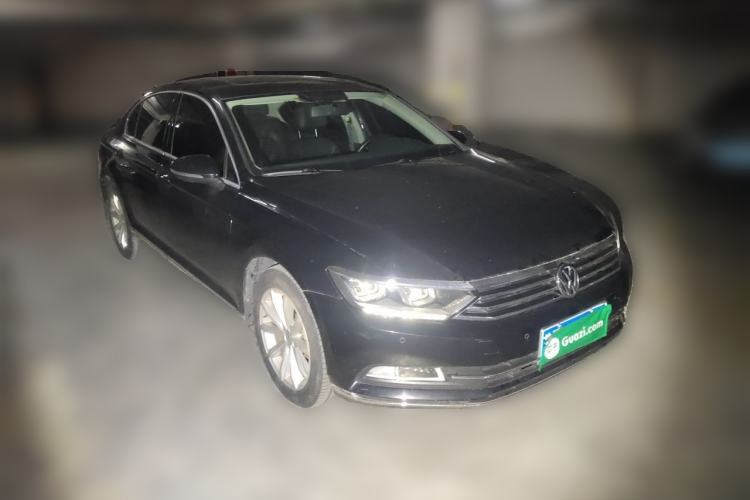 Used Volkswagen Magotan 2019 330TSI DSG Leading Model China VI Standard Front Right 45 Deg