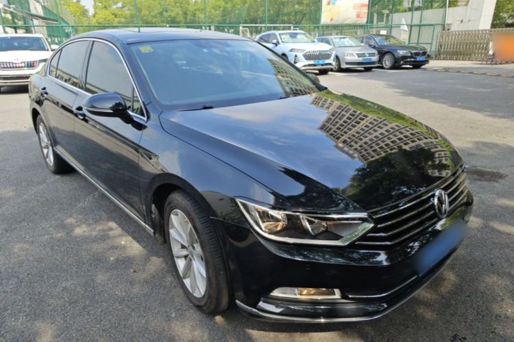 Used Volkswagen Magotan 2019 280TSI DSG Leading Model China VI Standard Front Right 45 Deg