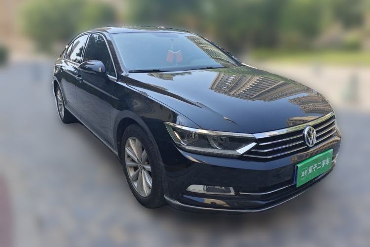 Used Volkswagen Magotan 2019 330TSI DSG Leading Model China VI Standard Front Right 45 Deg