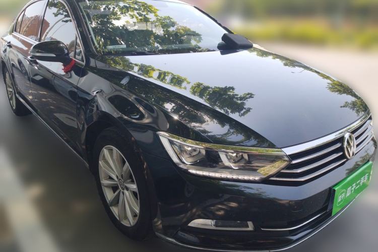 Used Volkswagen Magotan 2019 330TSI DSG Leading Edition China V Standard Front Right 45 Deg