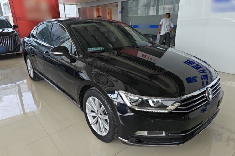Used Volkswagen Magotan 2019 330TSI DSG Leading Edition China V Standard Front Right 45 Deg