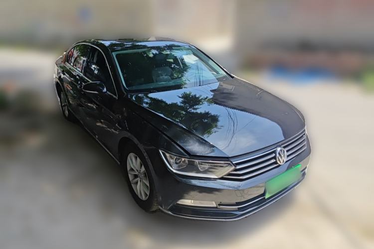 Used Volkswagen Magotan 2019 280TSI DSG Comfort Model China VI Standard Front Right 45 Deg
