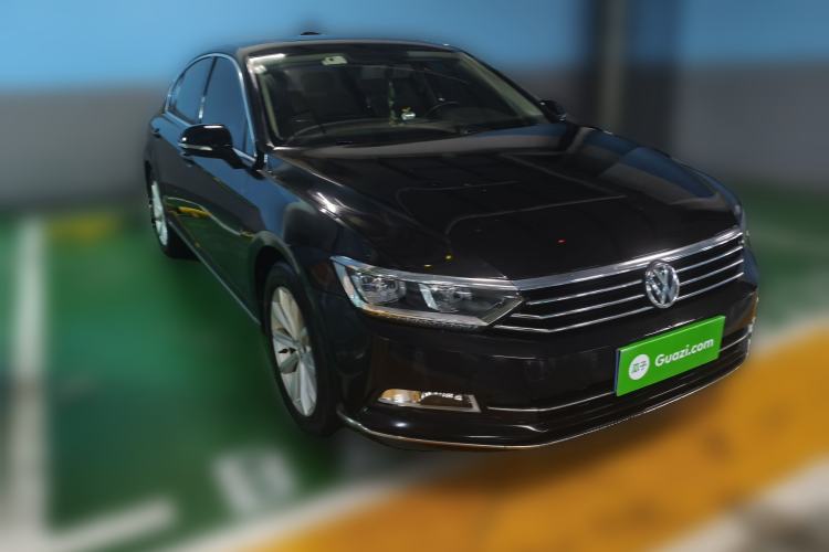 Used Volkswagen Magotan 2019 330TSI DSG Leading Edition China V Standard Front Right 45 Deg