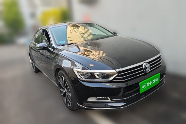 Used Volkswagen Magotan 2019 330TSI DSG Luxury Model China V Standard Front Right 45 Deg