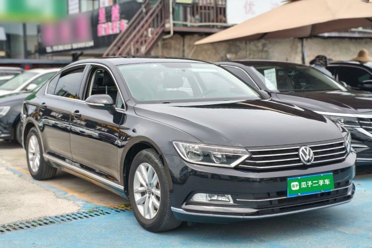 Used Volkswagen Magotan 2019 280TSI DSG Comfort Model China VI Standard Front Right 45 Deg