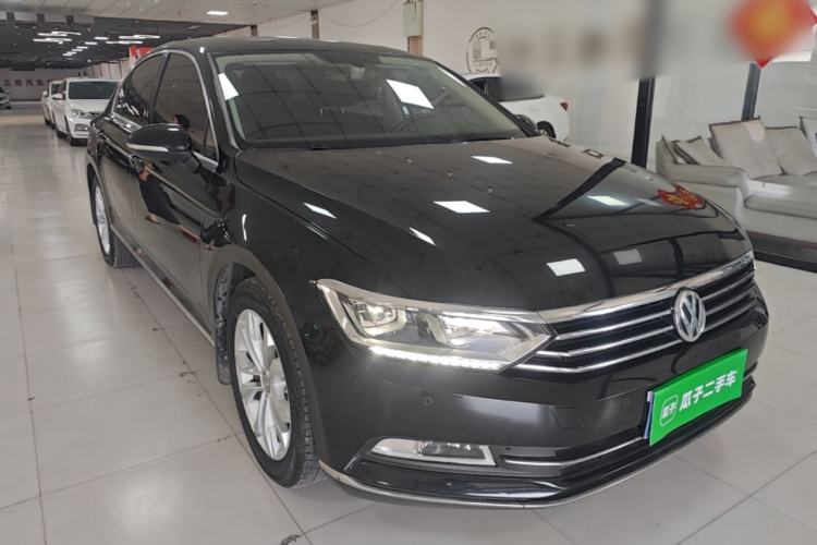Used Volkswagen Magotan 2019 330TSI DSG Luxury Model China V Standard Front Right 45 Deg