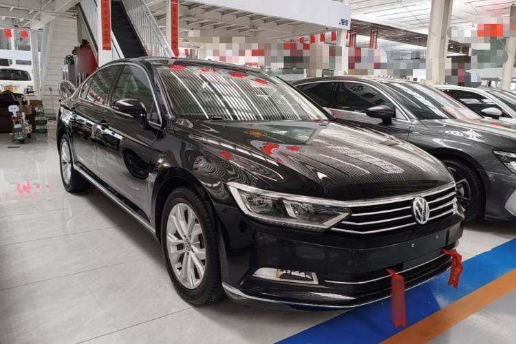 Used Volkswagen Magotan 2019 330TSI DSG Luxury Model China V Standard Front Right 45 Deg