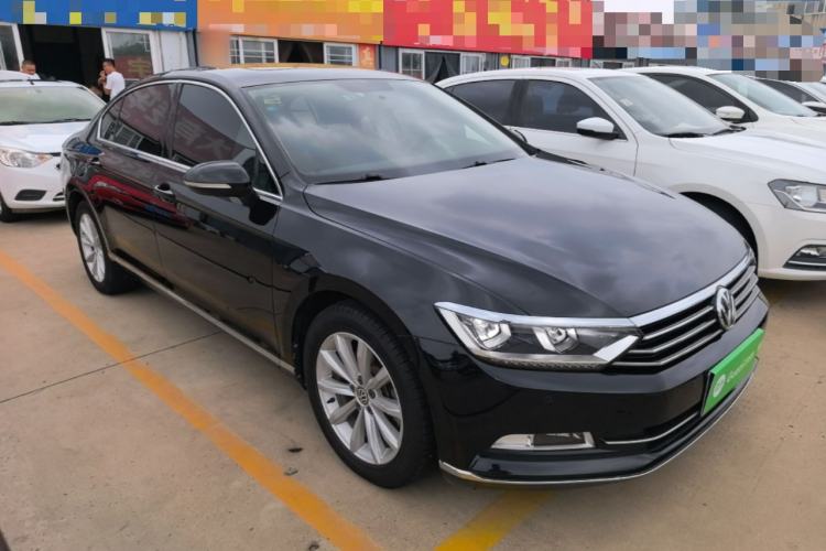 Used Volkswagen Magotan 2019 330TSI DSG Leading Model China VI Standard Front Right 45 Deg