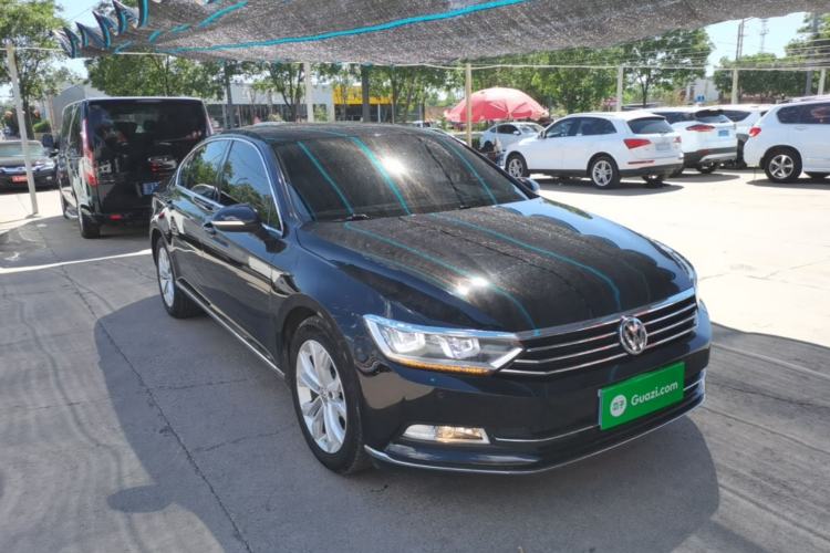 Used Volkswagen Magotan 2019 330TSI DSG Luxury Model China V Standard Front Right 45 Deg