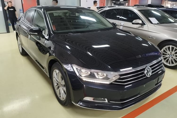 Used Volkswagen Magotan 2019 330TSI DSG Luxury Version China VI Standard Front Right 45 Deg