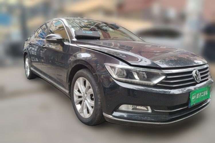 Used Volkswagen Magotan 2019 330TSI DSG Luxury Version China VI Standard Front Right 45 Deg