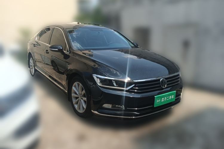 Used Volkswagen Magotan 2019 330TSI DSG Leading Model China VI Standard Front Right 45 Deg