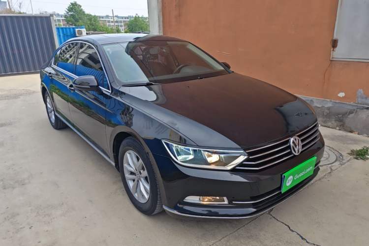 Used Volkswagen Magotan 2019 280TSI DSG Comfort Model China VI Standard Front Right 45 Deg