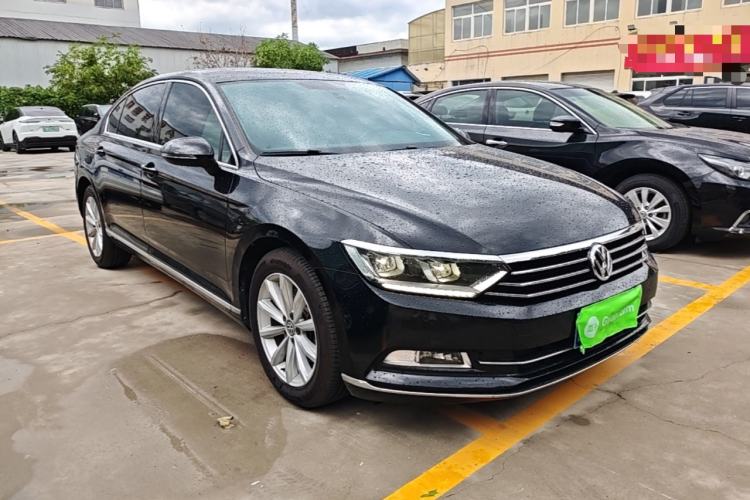 Used Volkswagen Magotan 2019 330TSI DSG Leading Model China VI Standard Front Right 45 Deg