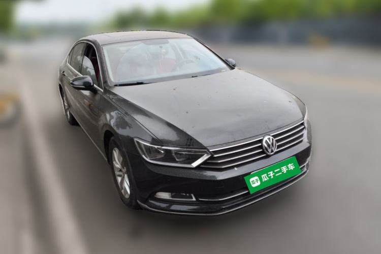 Used Volkswagen Magotan 2019 280TSI DSG Comfort Model China V Standard Front Right 45 Deg