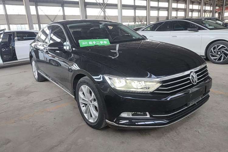 Used Volkswagen Magotan 2019 330TSI DSG Luxury Version China VI Standard Front Right 45 Deg