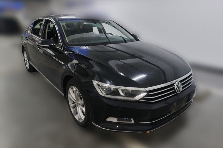 Used Volkswagen Magotan 2019 330TSI DSG Luxury Model China V Standard Front Right 45 Deg
