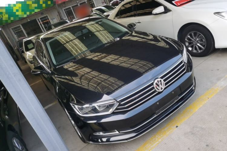 Used Volkswagen Magotan 2019 280TSI DSG Leading Model China V Standard Front Right 45 Deg