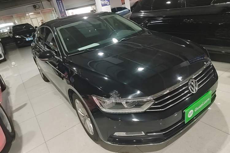 Used Volkswagen Magotan 2019 330TSI DSG Luxury Version China VI Standard Front Right 45 Deg