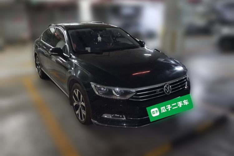Used Volkswagen Magotan 2019 330TSI DSG Leading Model China VI Standard Front Right 45 Deg