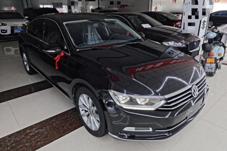 Used Volkswagen Magotan 2019 330TSI DSG Leading Model China VI Standard Front Right 45 Deg